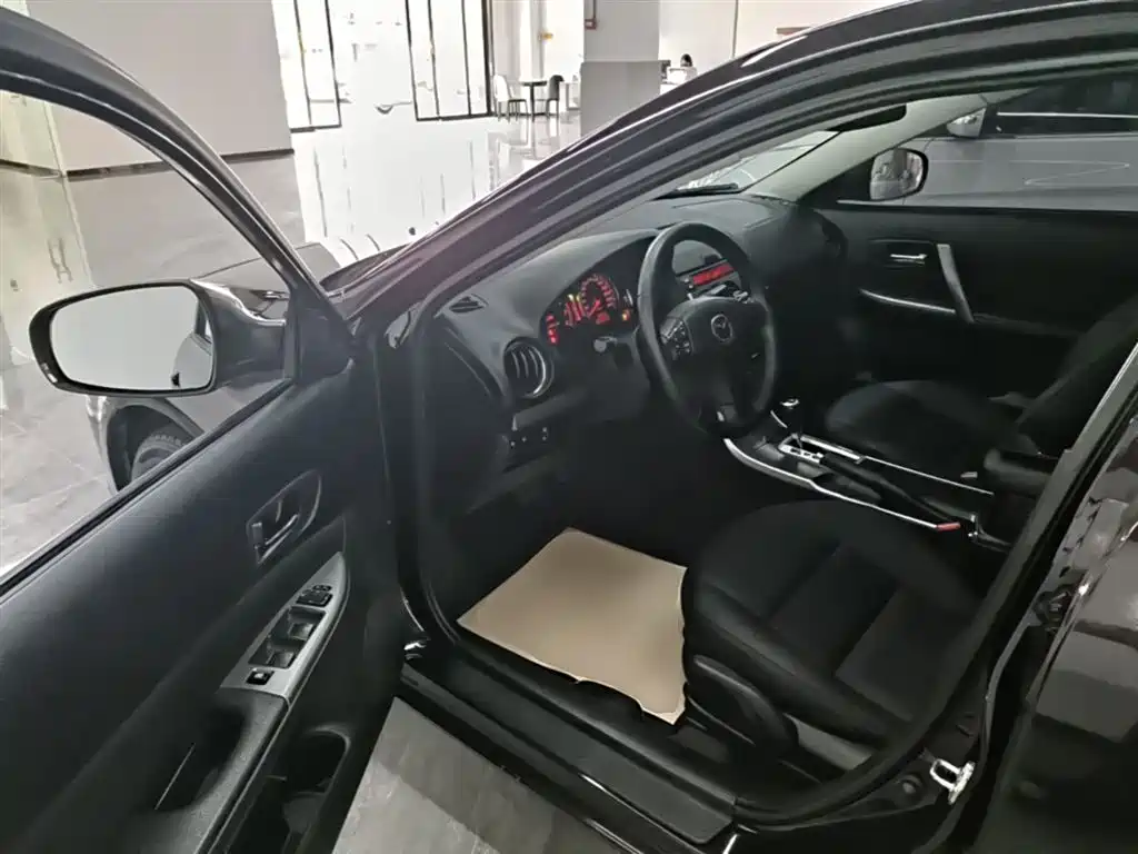Mazda 6 2015 — фото 16