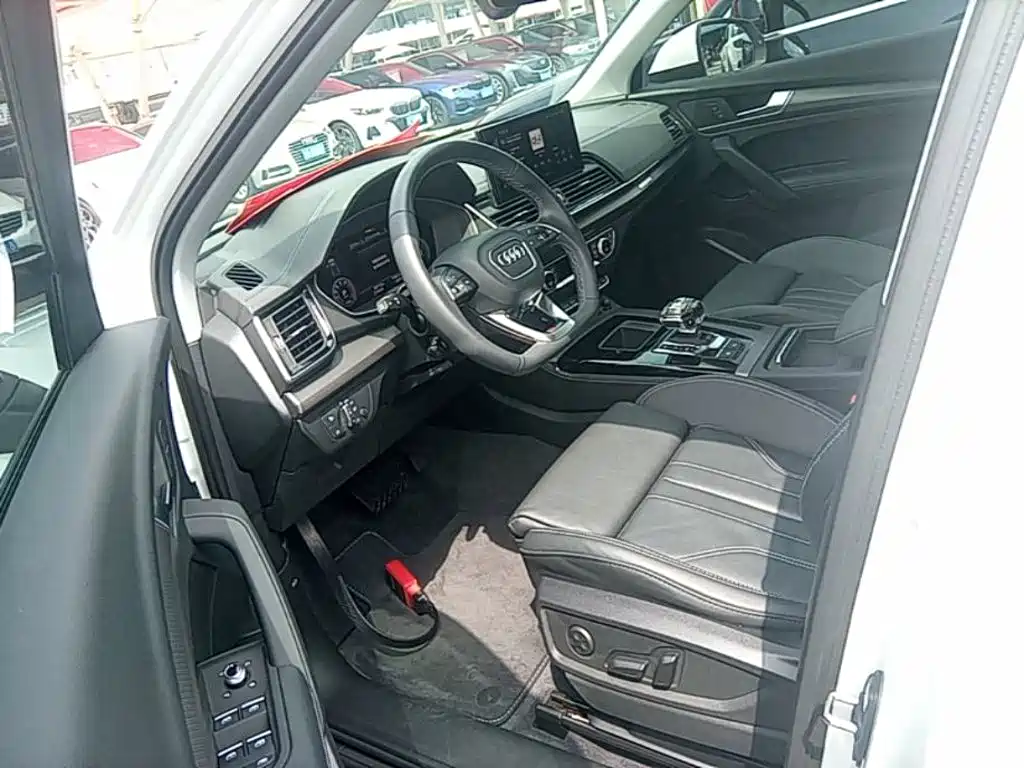 Audi Q5L 2022 — фото 16