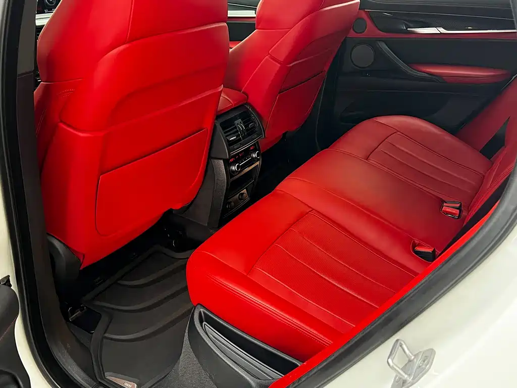 BMW X6 M 2019 — фото 23