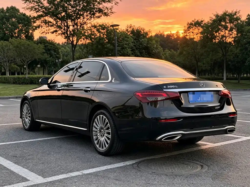 Mercedes-Benz E-Class 2023 — фото 9