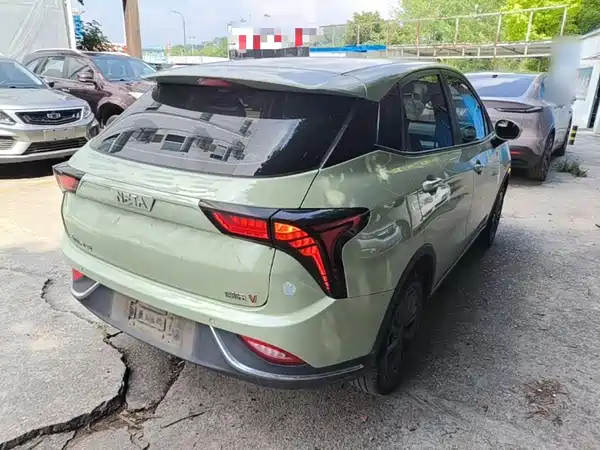 Neta V 2022