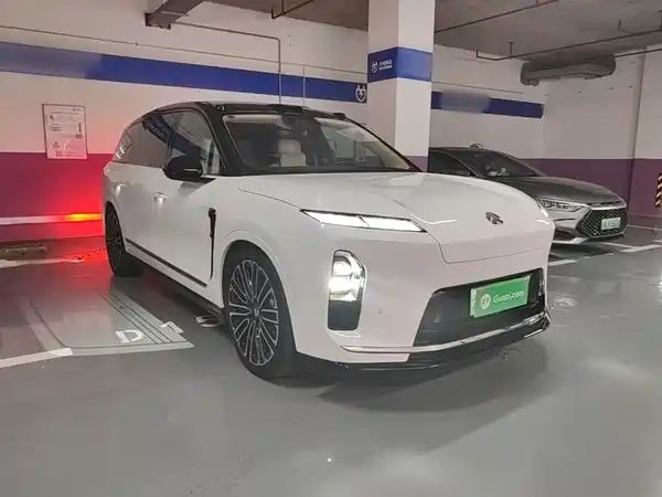 NIO ES8 2025