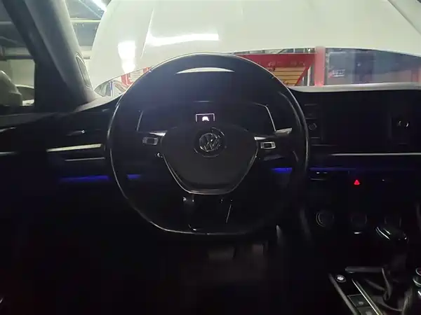 Volkswagen Sagitar 2020