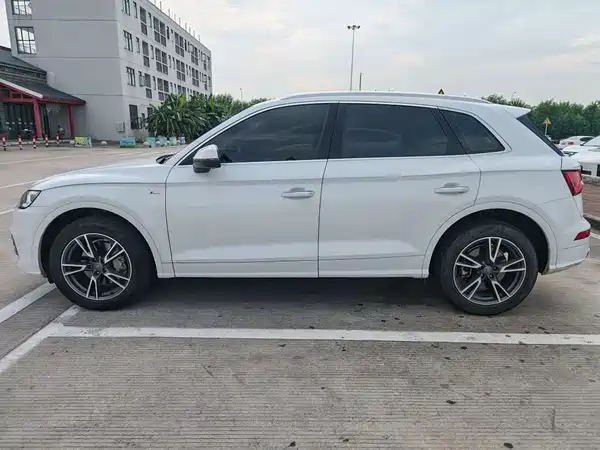 Audi Q5L 2019