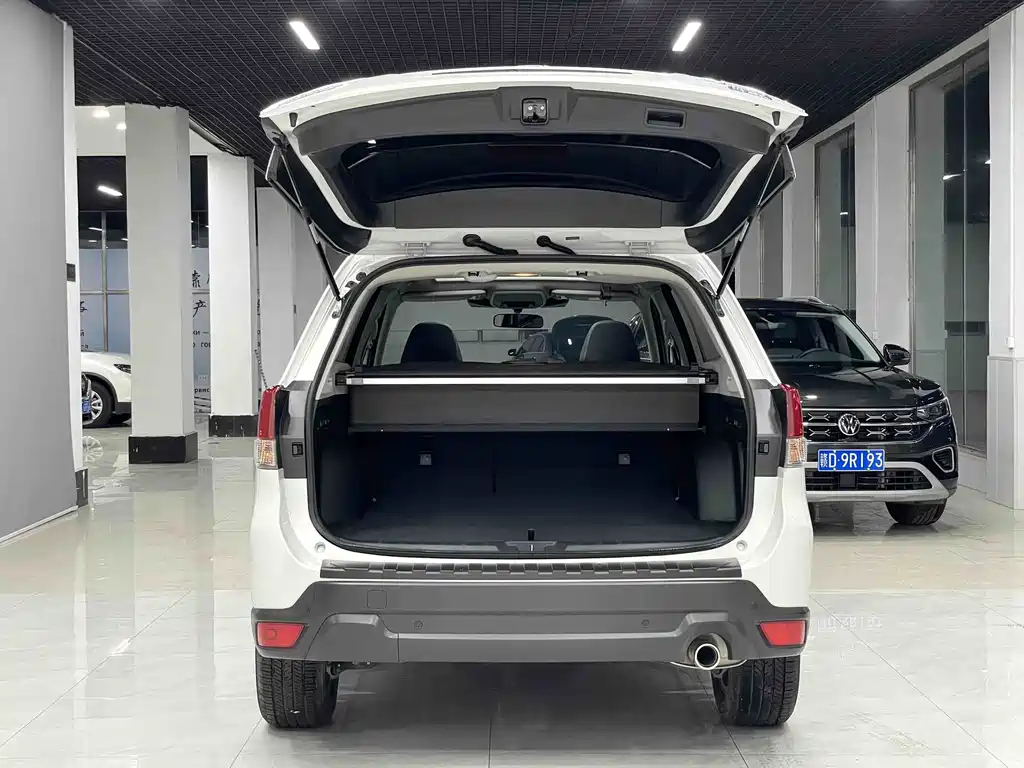 Subaru Forester 2022 — фото 17