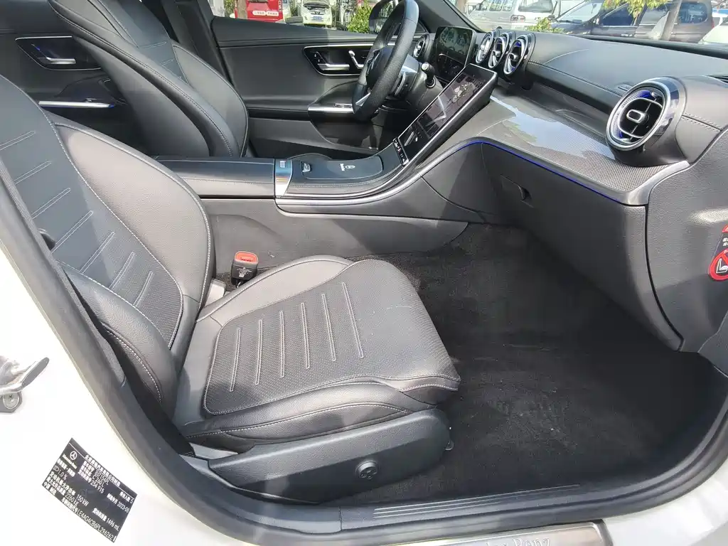 Mercedes-Benz C-Class 2023 — фото 14