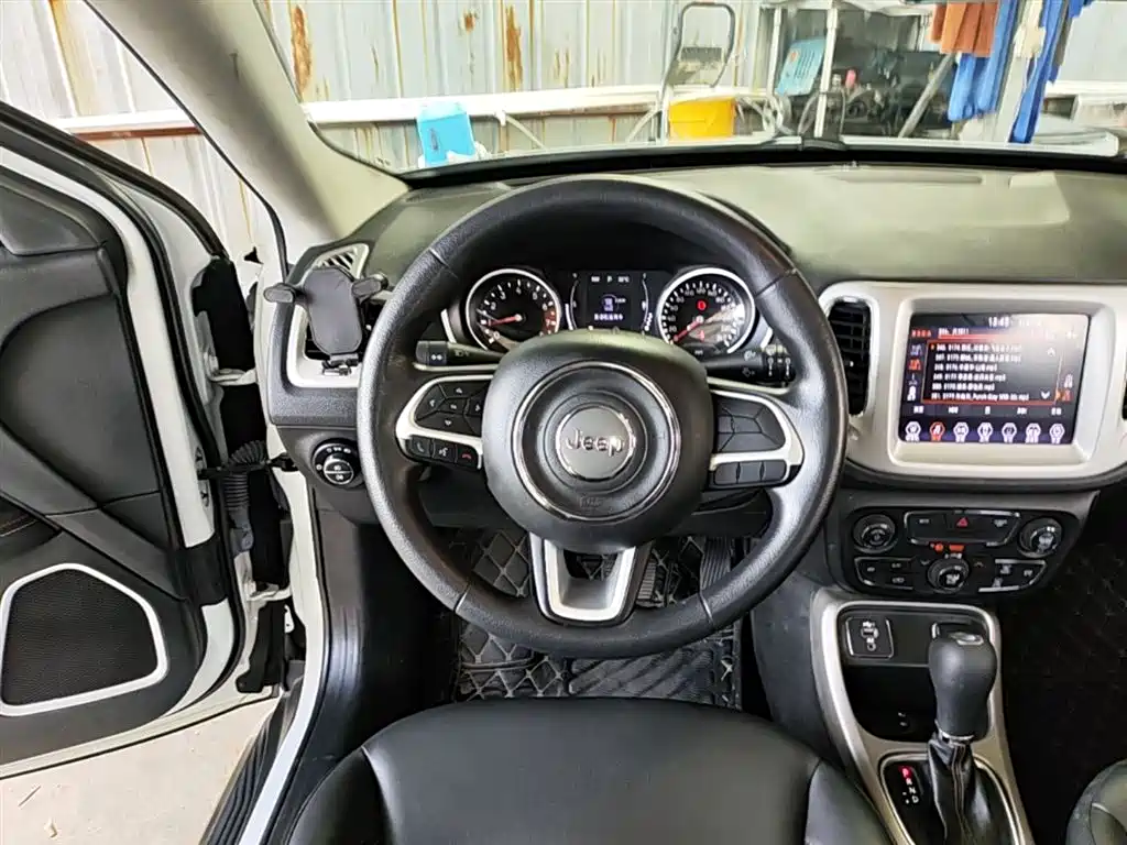 Jeep Compass 2020 — фото 11
