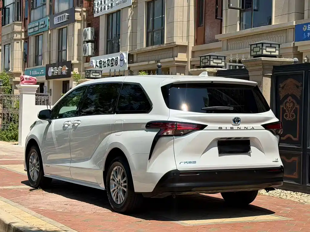 Toyota Sienna 2023