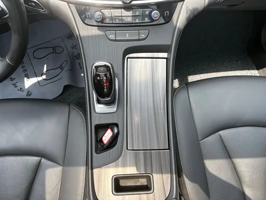 Buick LaCrosse 2018 — фото 16