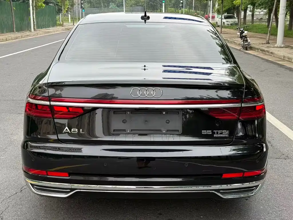 Audi A8 2019 — фото 8