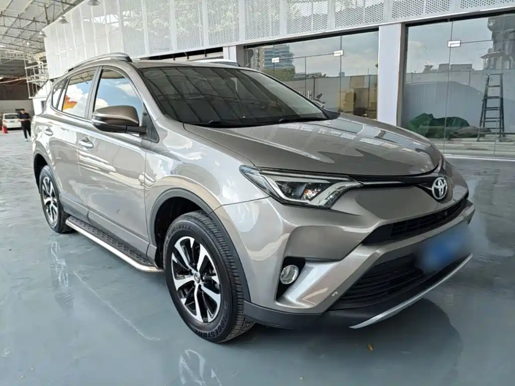 Toyota RAV4 2017 — фото 4
