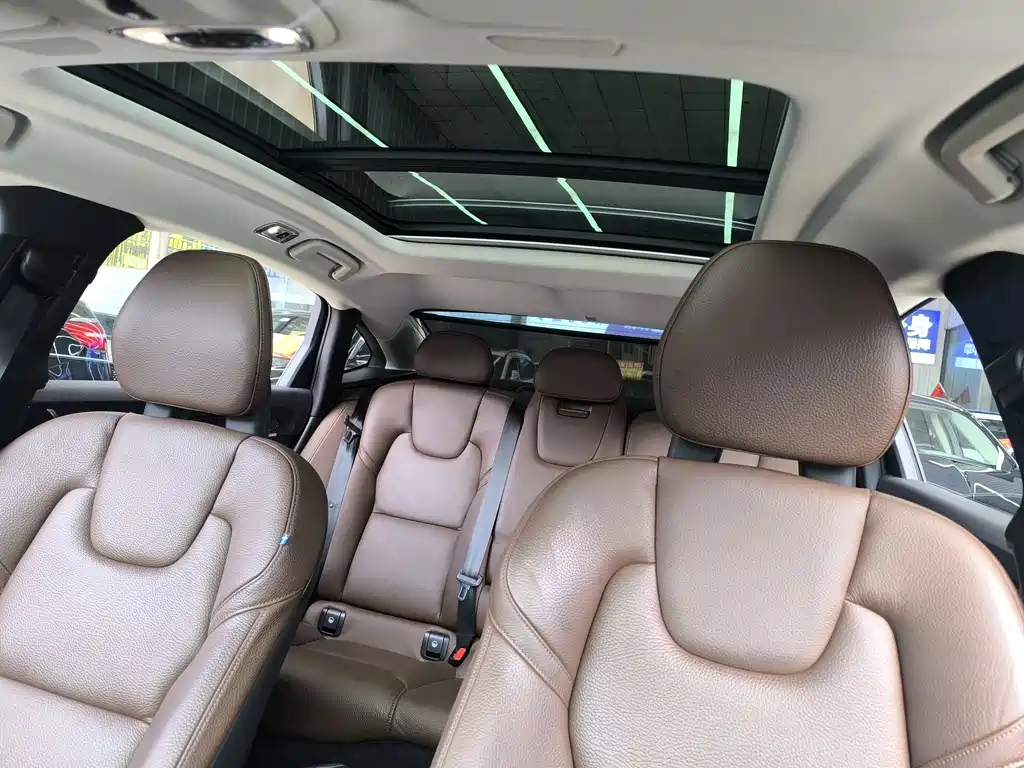 Volvo S90 2018 — фото 16