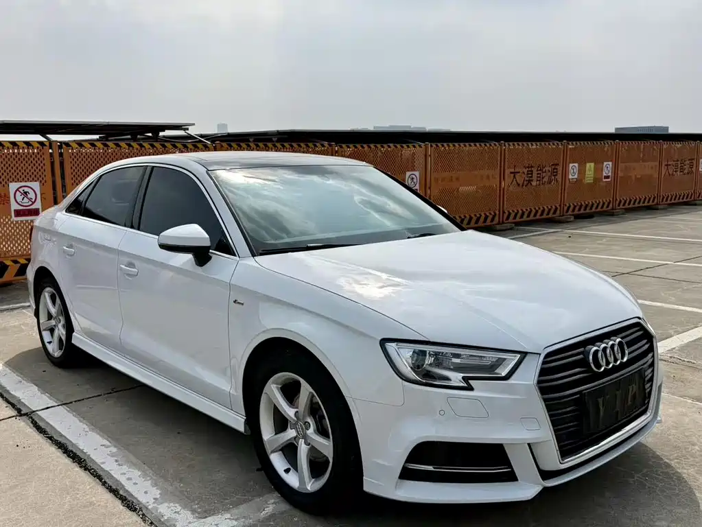 Audi A3 2018 — фото 3