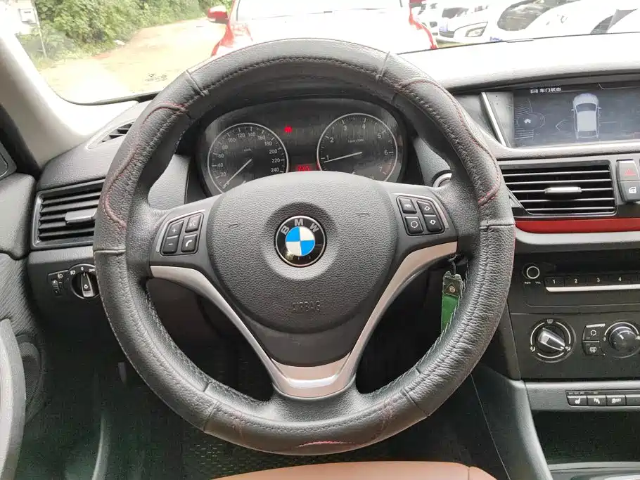 BMW X1 2016 — фото 15
