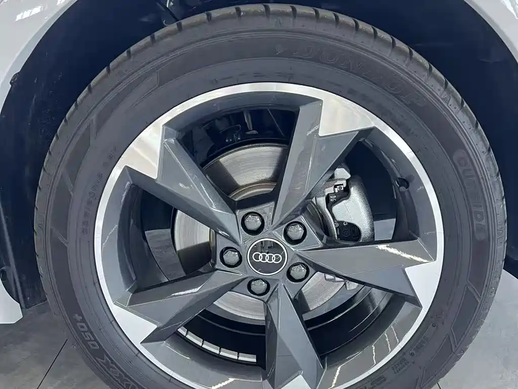 Audi Q3 2023 — фото 18