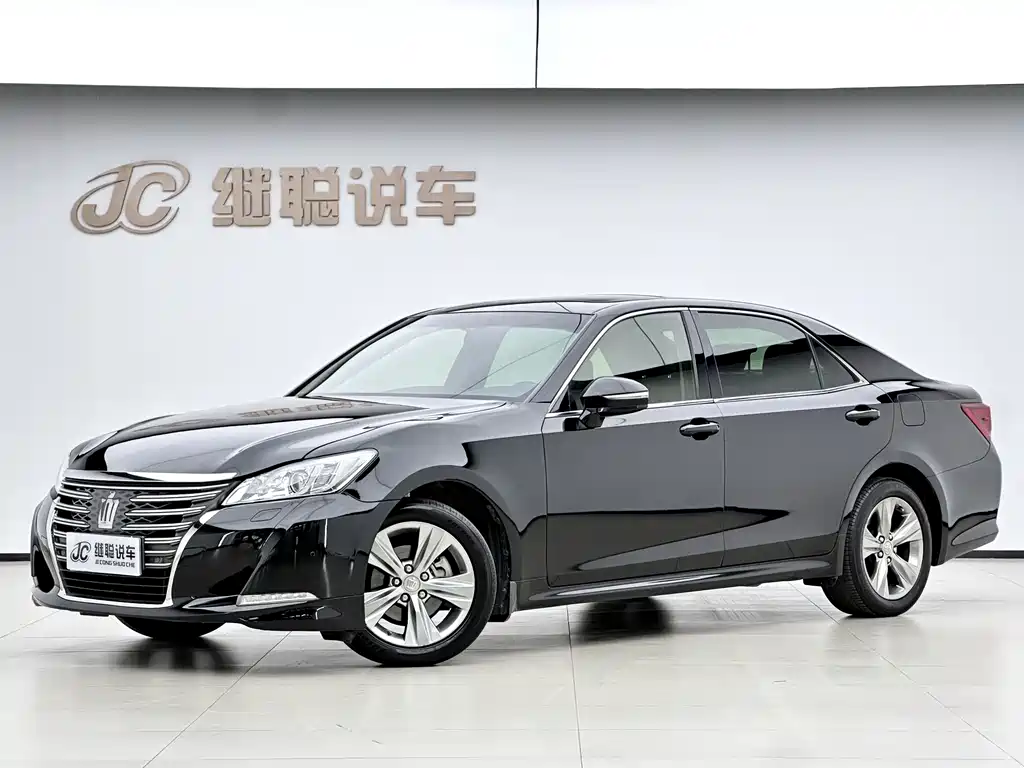 Toyota Crown 2017 — фото 1