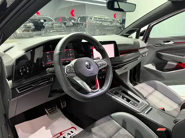 Volkswagen Golf GTI 2023