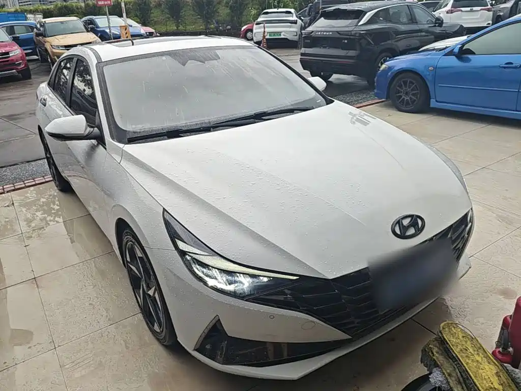 Hyundai Elantra 2023