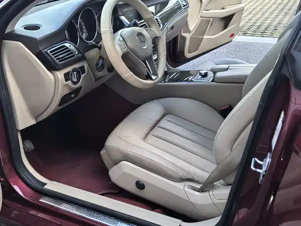 Mercedes-Benz CLS 2012