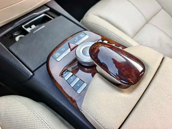 Mercedes-Benz S-Class 2008