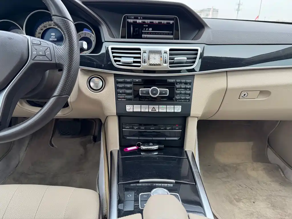 Mercedes-Benz E-Class 2015 — фото 17