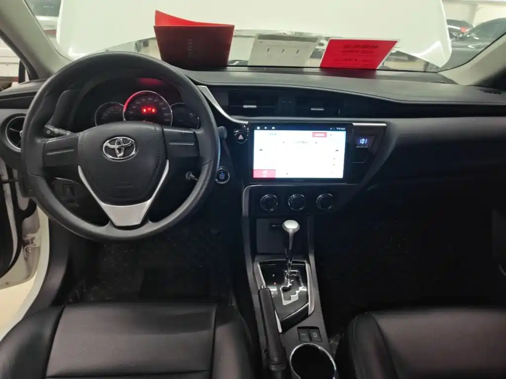 Toyota Corolla 2018 — фото 10