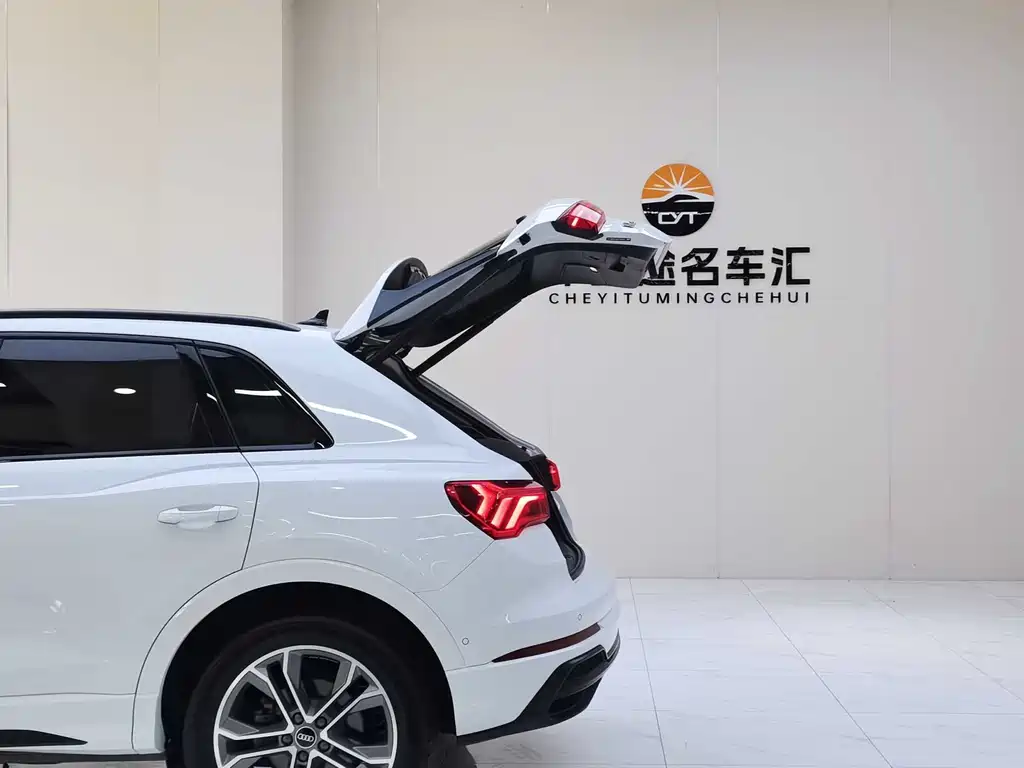 Audi Q3 2023 — фото 20