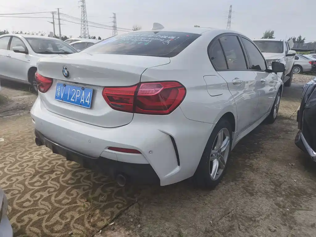 BMW 1 Series 2021 — фото 10