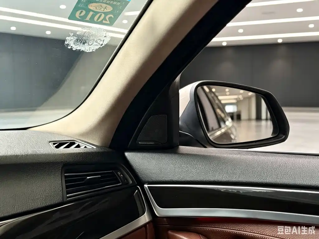 BMW 5 Series 2017 — фото 13