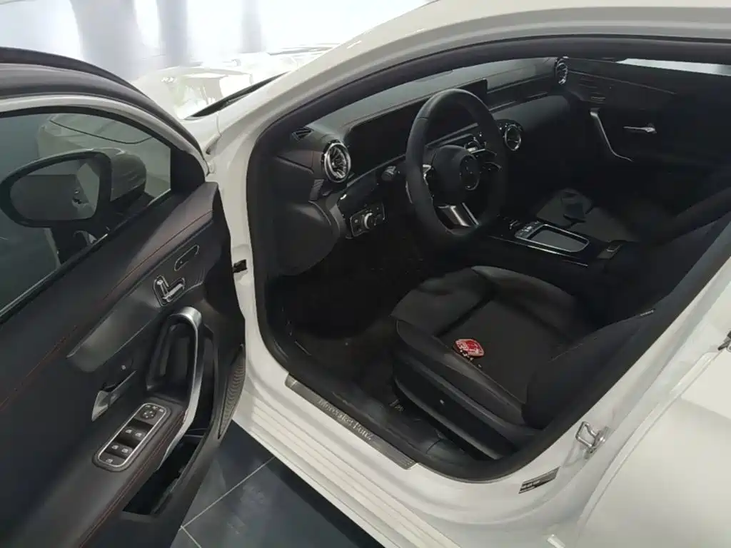 Mercedes-Benz A-Class 2024 — фото 21
