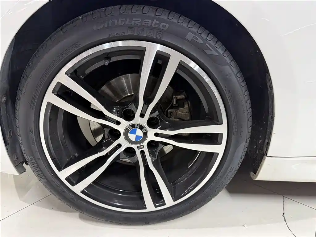 BMW 3 Series 2019 — фото 10