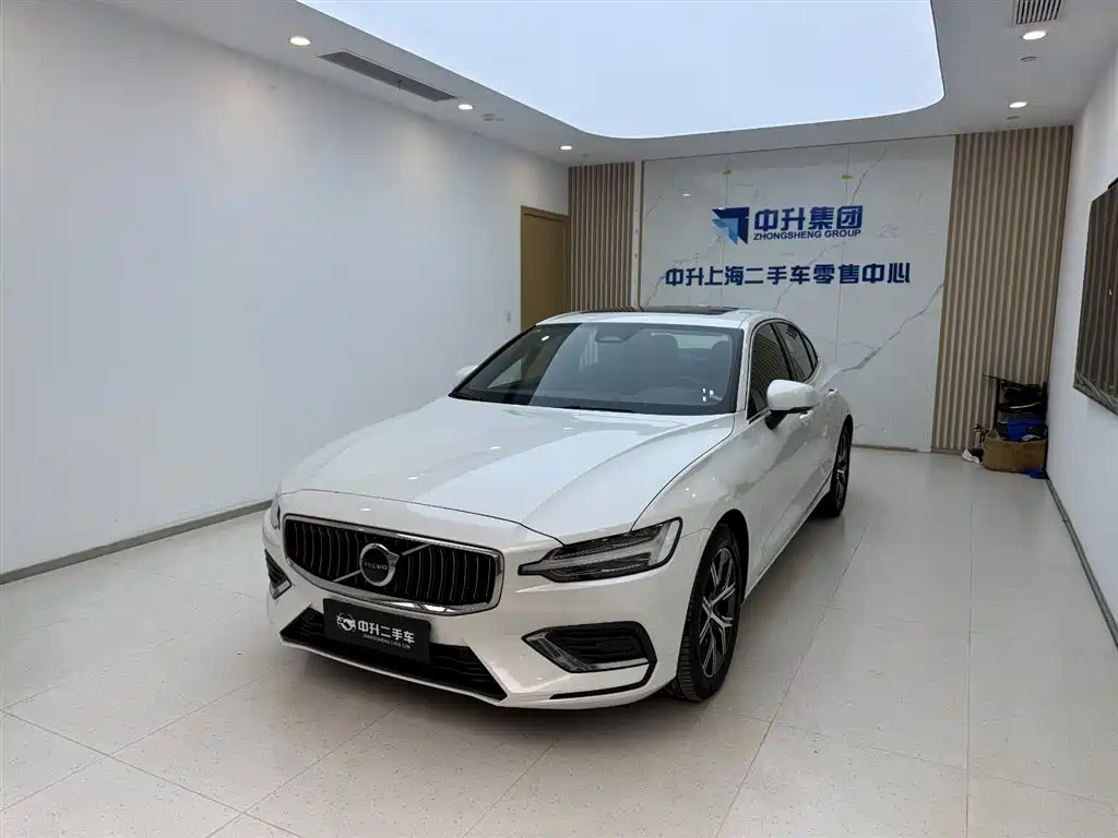 Volvo S60 2025