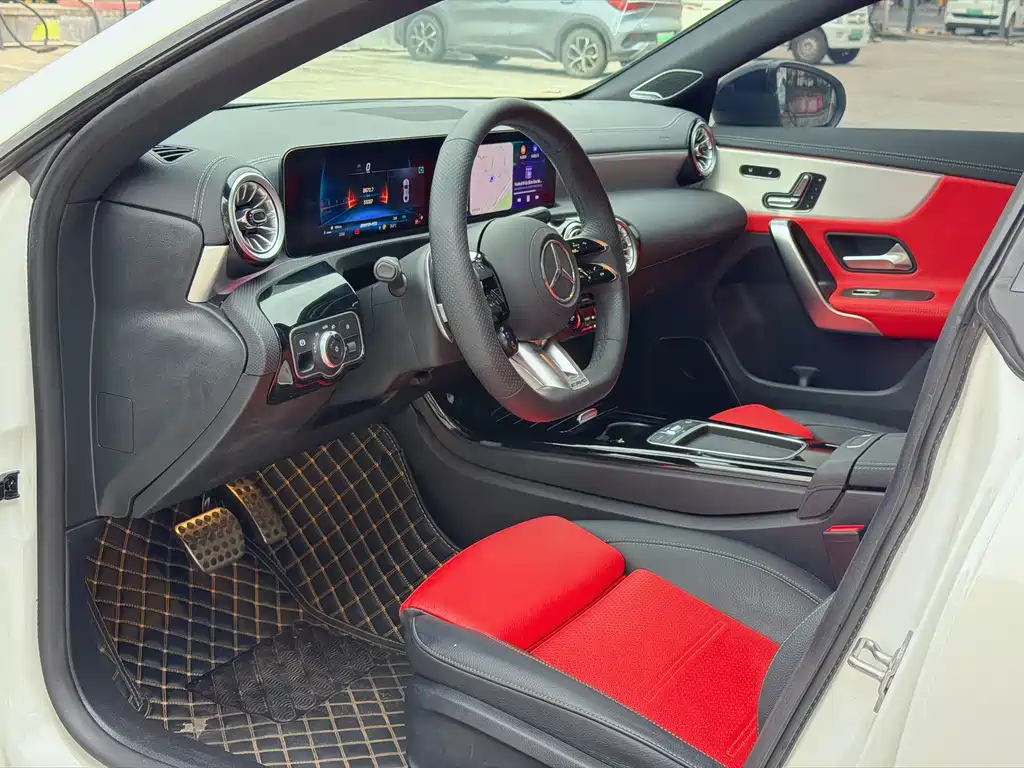 Mercedes-Benz CLA AMG 2024 — фото 4