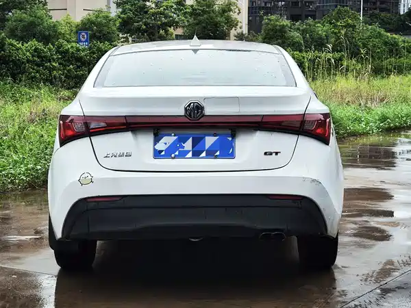 MG GT 2015