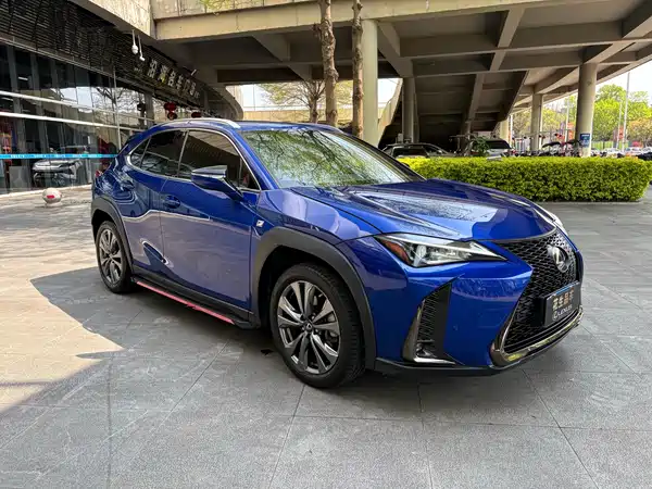 Lexus UX 2020