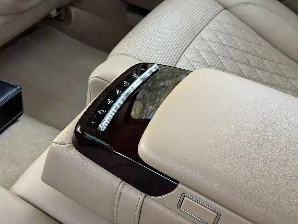 Mercedes-Benz S-Class AMG 2015 — фото 27