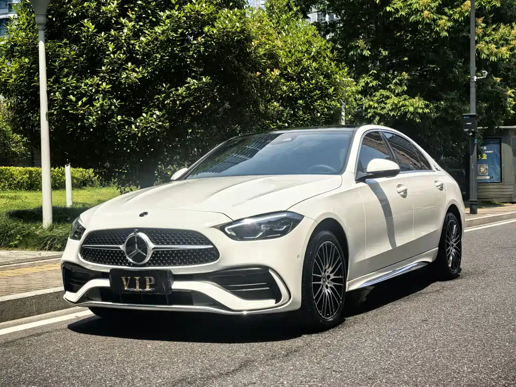 Mercedes-Benz C-Class 2025 — фото 1