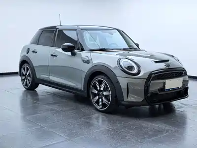 MINI MINI 2023