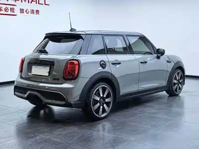MINI MINI 2023