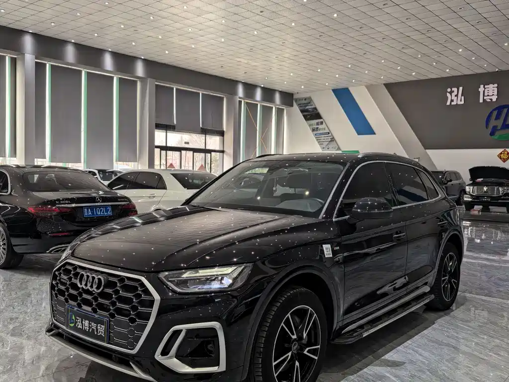Audi Q5L 2023 — фото 1