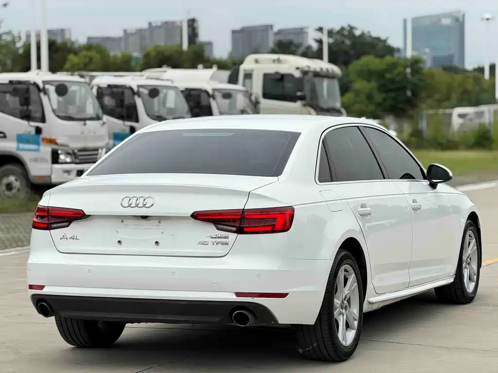 Audi A4L 2017
