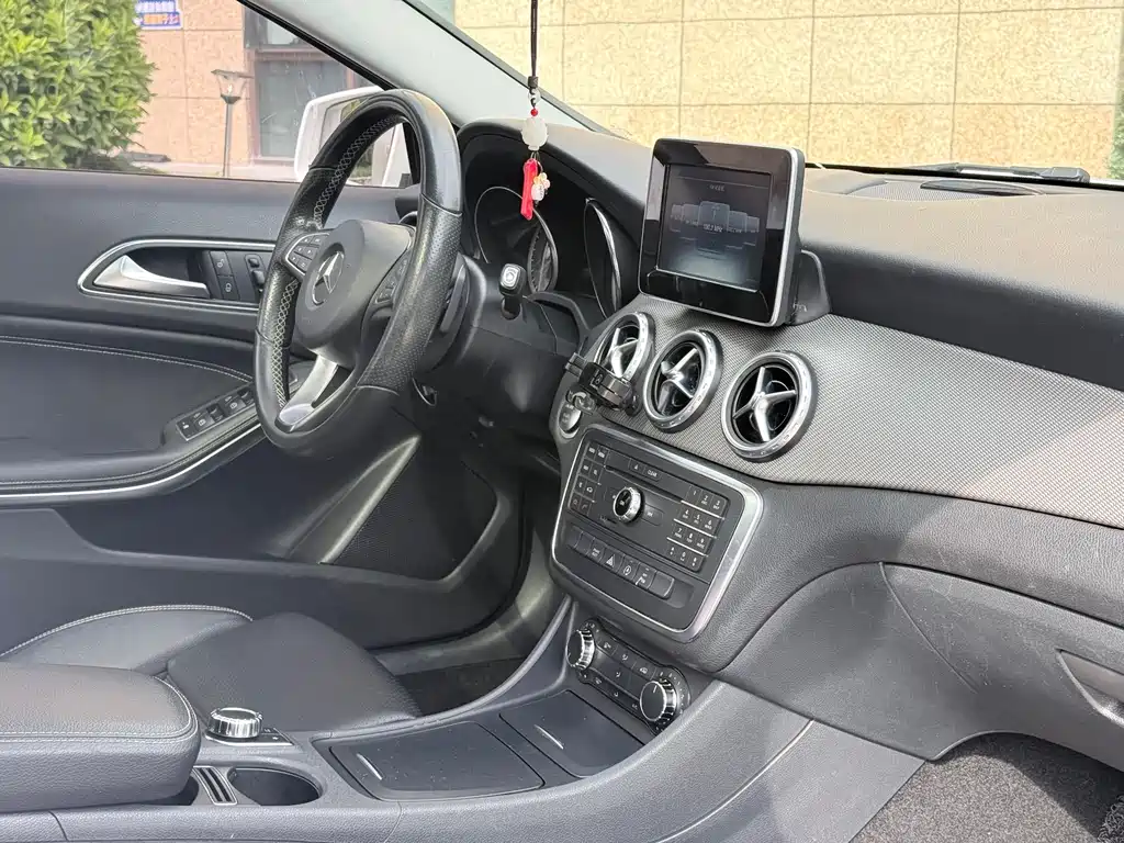 Mercedes-Benz GLA 2017 — фото 13