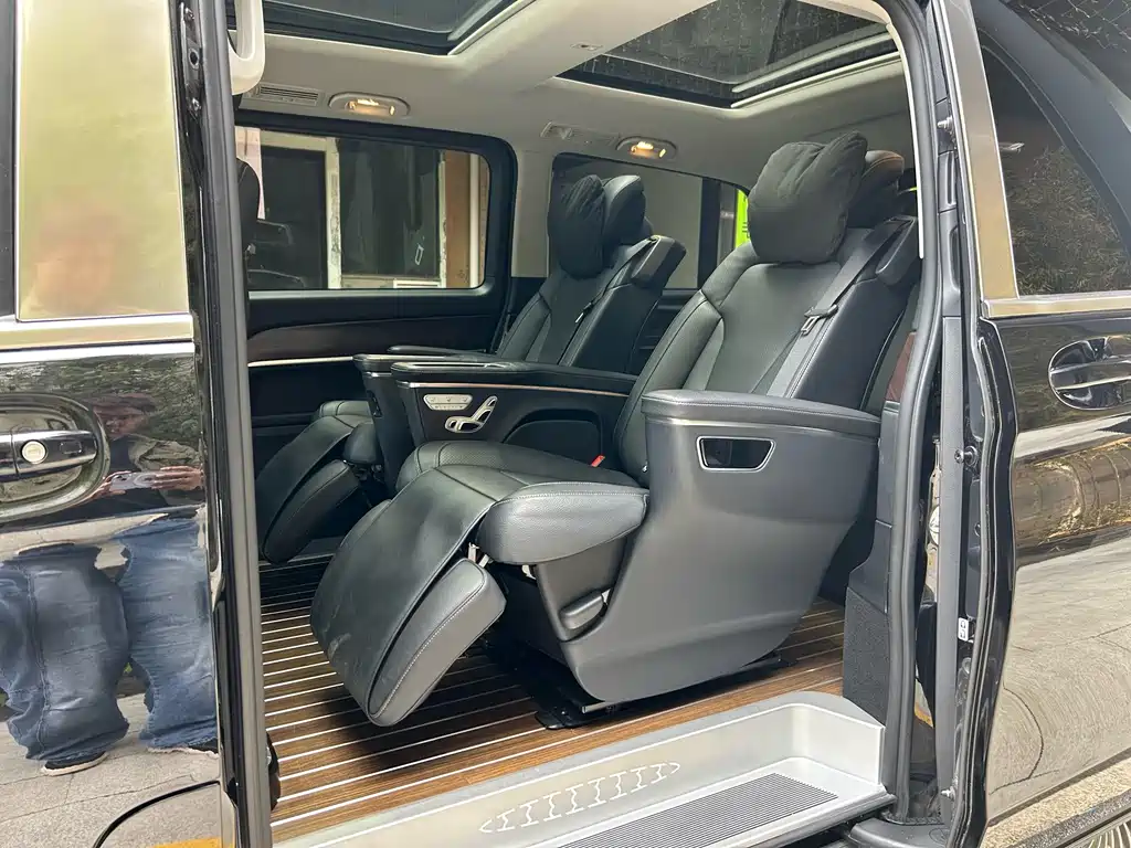 Mercedes-Benz V-Class 2021 — фото 12