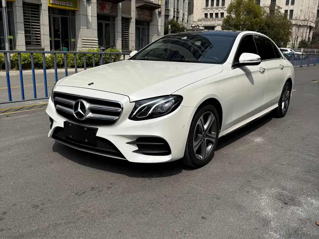Mercedes-Benz E-Class 2019 — фото 1