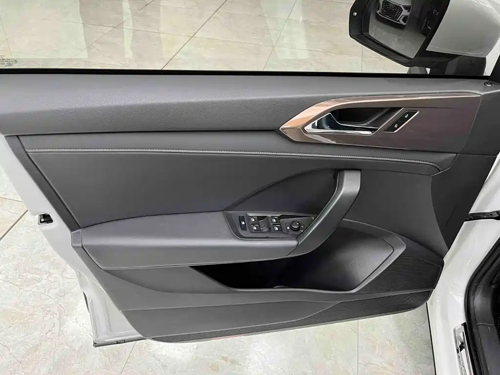 Volkswagen Tharu 2022 — фото 10