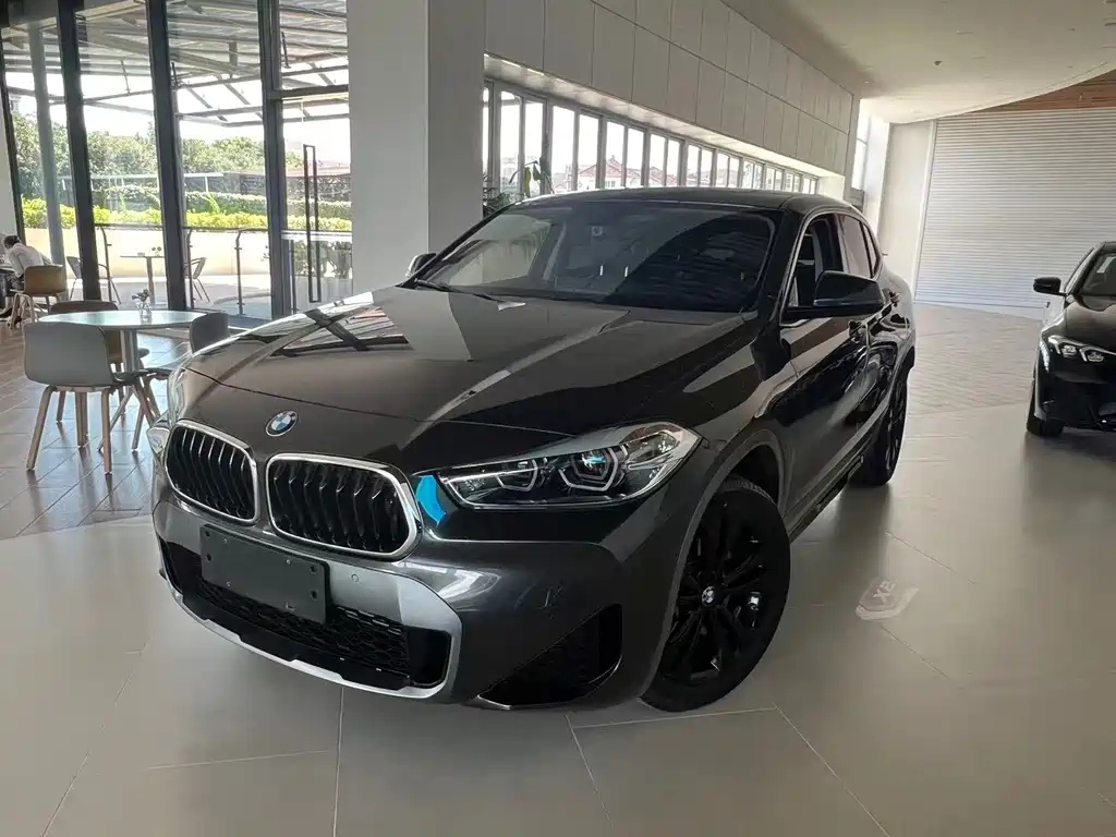 BMW X2 2022 — фото 1