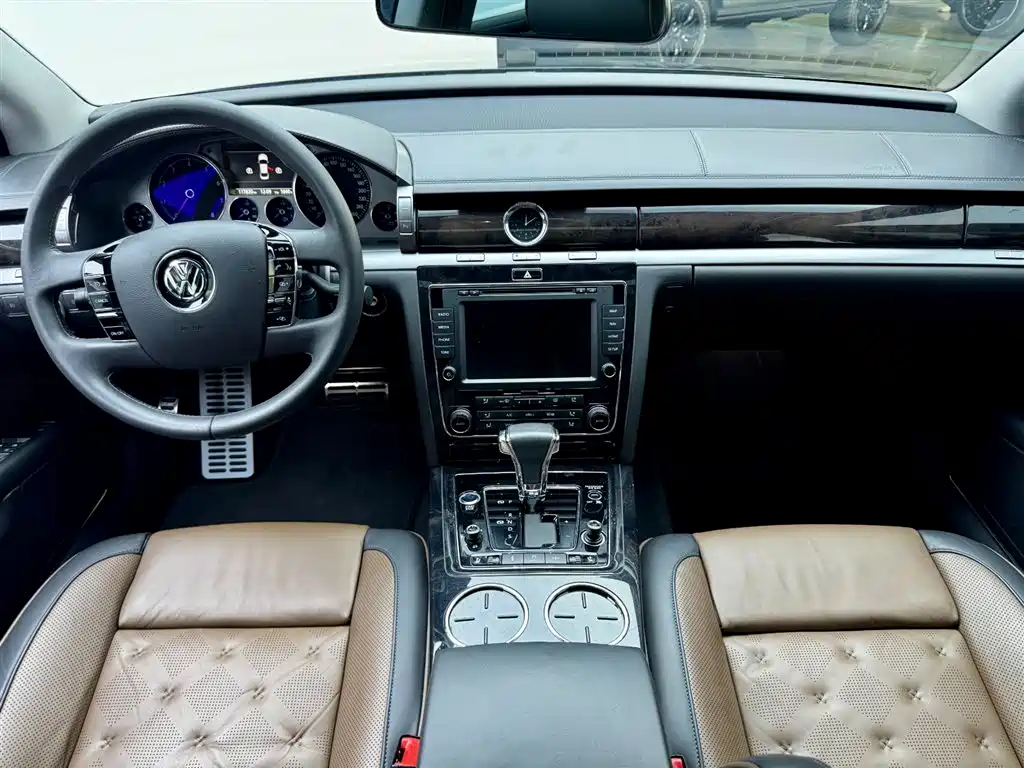 Volkswagen Phaeton 2016 — фото 13