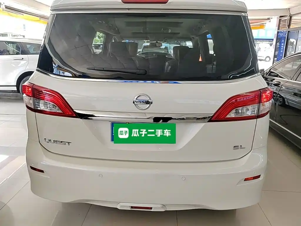 Nissan Quest 2017 — фото 6
