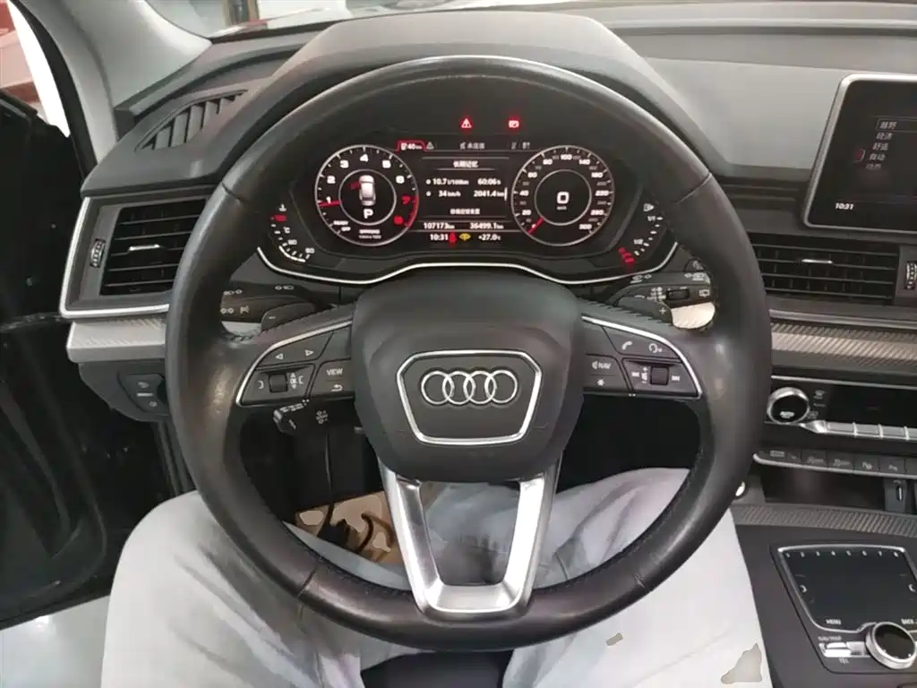 Audi Q5L 2020 — фото 11