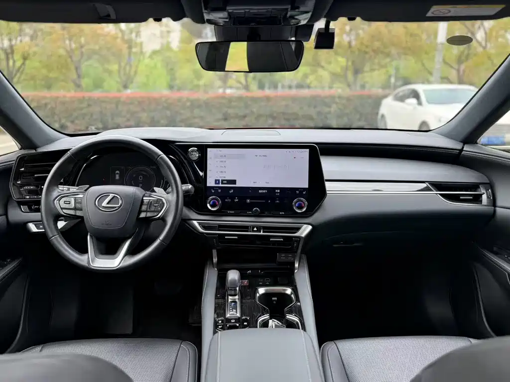 Lexus RX 2023